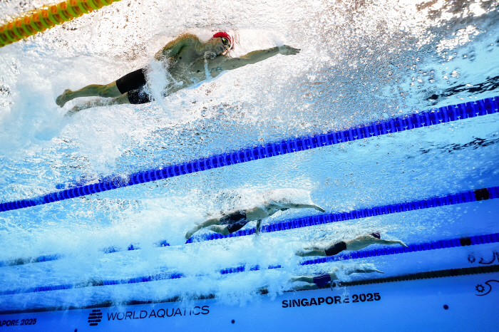 It's not over until it's over. Ji Yoo-chan, freestyle 50m swim-off 21.66 seconds, Asia! an athlete's first trip to the finals