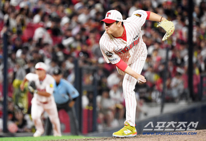 Kim Si-hoon, who would have won the transfer for the first time, and Han Jae-seung, who made his debut save for the first time, took the No. 1 spot in Hanwha