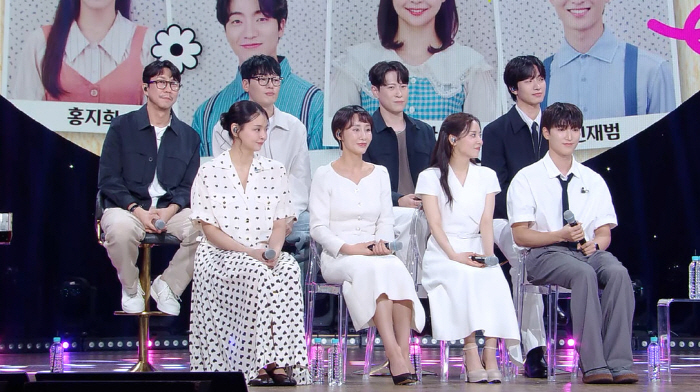 Park Bo-gum Bids Tearful Farewell in Touching Finale of 'The Seasons Cantabile'