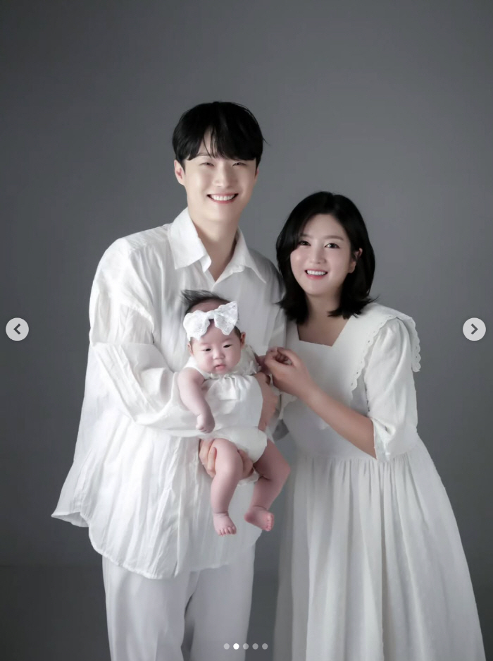 Lee Yongsik, 50 days granddaughter and family photo..Lee Soo Min ♥ Won Hyuk, let's stay together forever