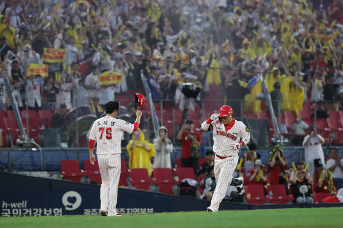 Let's go back to August! All KIA's atmosphere players, delivered by the eldest brother Choi Hyung-woo, are more desperate than anyone else