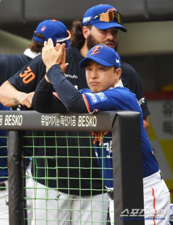 Oh, 7.2 billion FA is directly hit by Hanwha's mega-hit trade...I'm going to make him the designated hitter