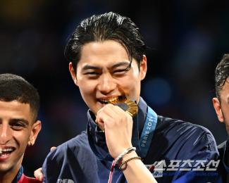 Oh Sang-wook, the wife of the model's romantic relationship, ♥ who bloomed in the athletes' village. (Holmes)