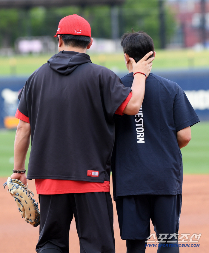  Coach Son Seung-rak, Son Ah-seop's affectionate touch
