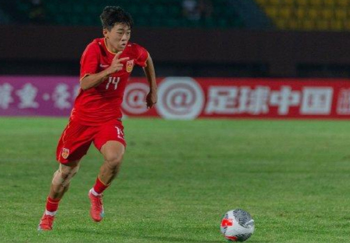 Soccer's new hope, which has collapsed to Korea, is different from the seniors! 16-year-old chooses to study soccer early and joins Spain's fourth-division team