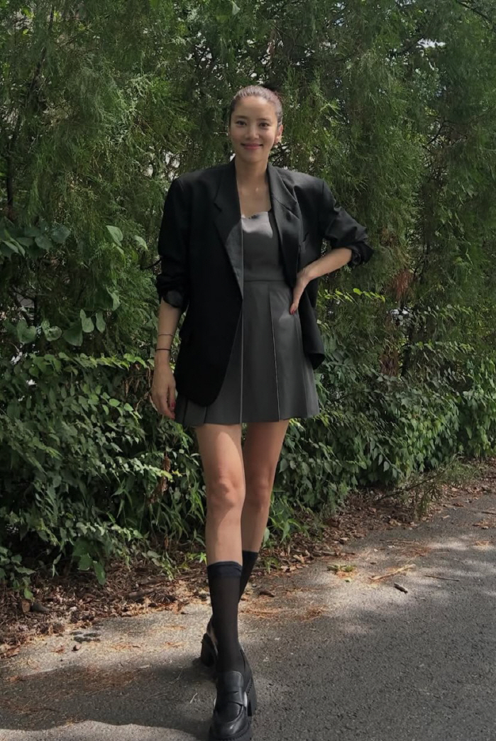Son Dambi, 4 months after giving birth, idol force..the slim angular beauty of the bottoms