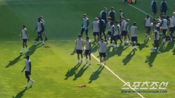  Tottenham Son Heung-min's last training session! 8,000 fans answered with applause