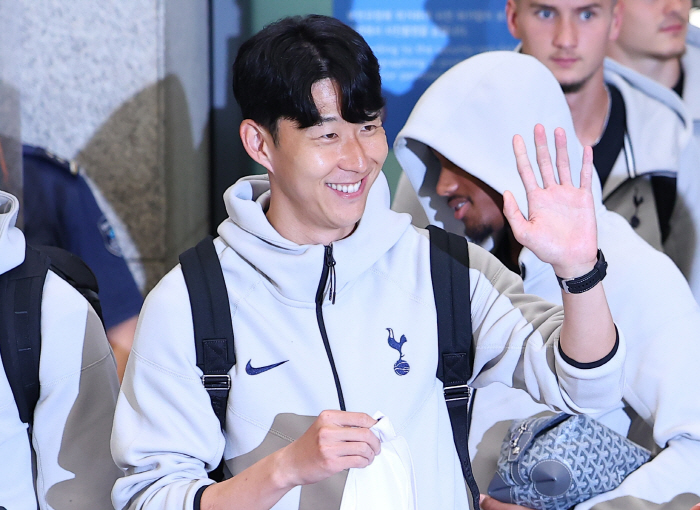  Son Heungmin made an official announcement Decided to leave Tottenham this summer...The future is up in the air