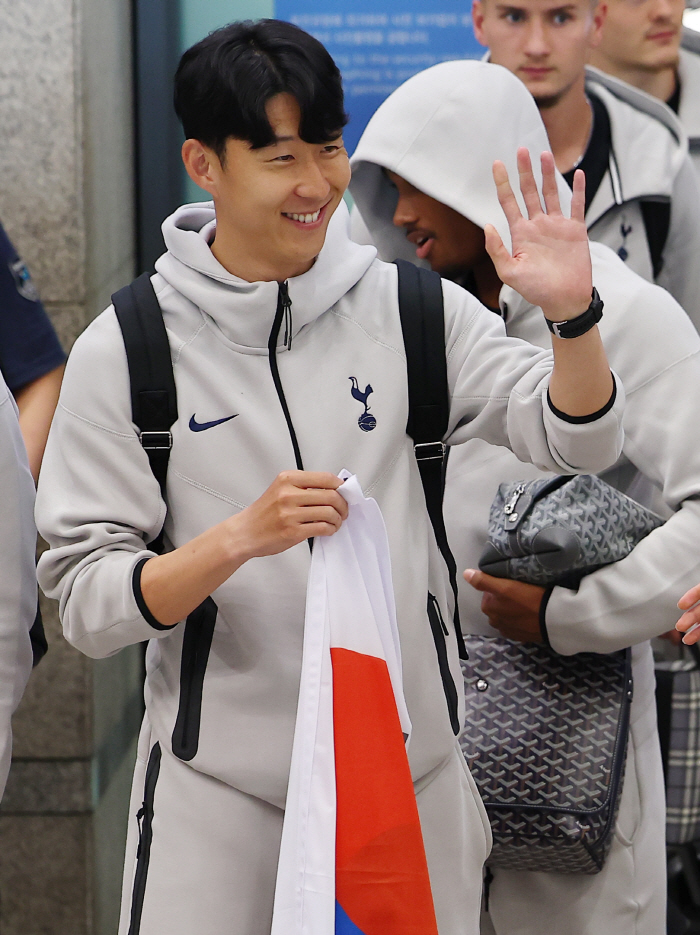  Son Heungmin made an official announcement Decided to leave Tottenham this summer...The future is up in the air