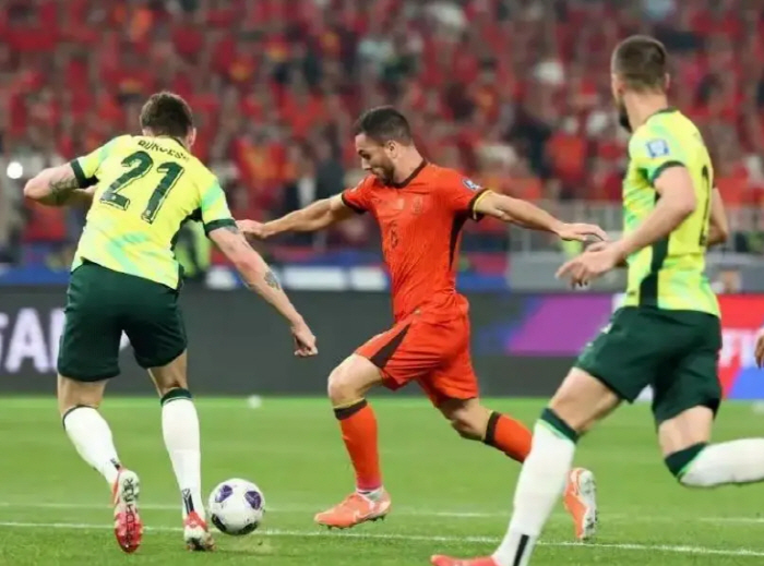 China has no luck The national soccer team is a victim of a naturalization frenzy? Totally negative, non-existent