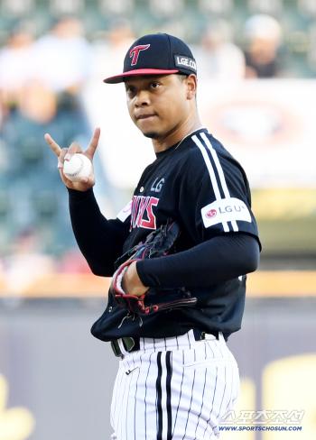  Hernandez's last appearance against SamsungLG to throw the winning pitcher, foreign pitcher is about to be replaced