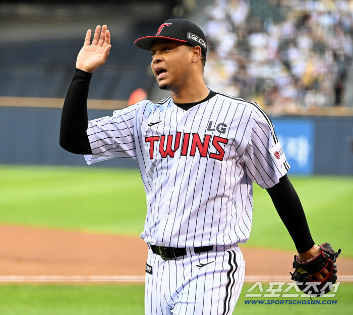  Hernandez's last appearance against SamsungLG to throw the winning pitcher, foreign pitcher is about to be replaced