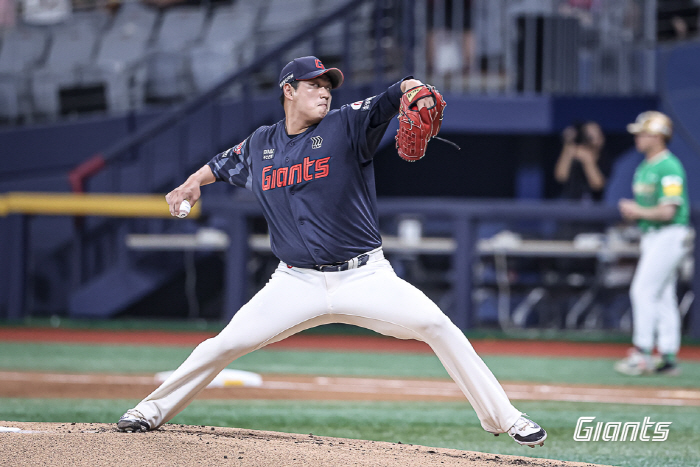 The first hit of the pinch-hitting operation → Two veterans playing their roles in the 9th inning with two outs...In the second year, 16 consecutive wins have come to nothing. 