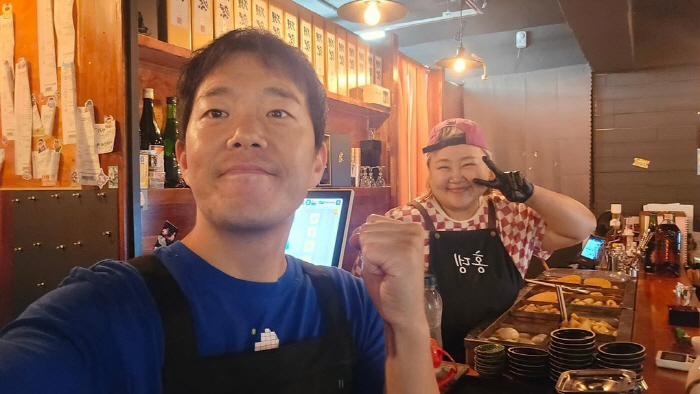 Hong Yoon-hwa ♥ Kim Min-ki, the store is so successful. I'm energized even with my gloomy face amid the sold-out menu