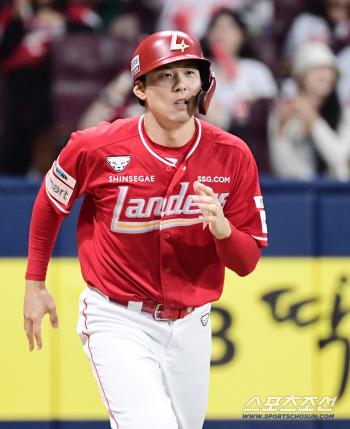 I traded him for the best.. I'm sick after hitting my first home run → It's suddenly tight.. It's frustrating