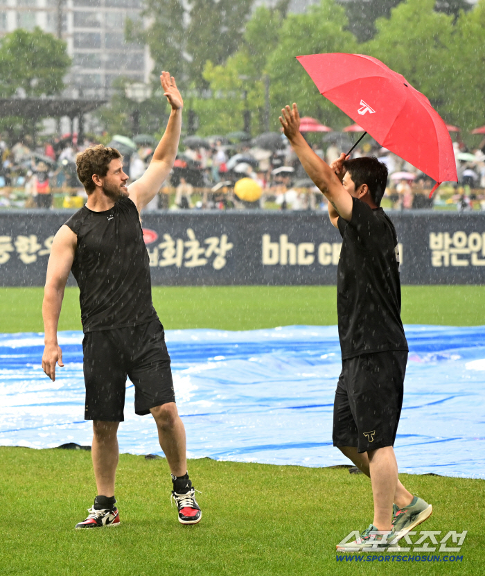  Gwangju KIA Hanwha cancels rain to greet Wizdom fans