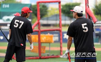  Look forward to KIM DO YOUNG