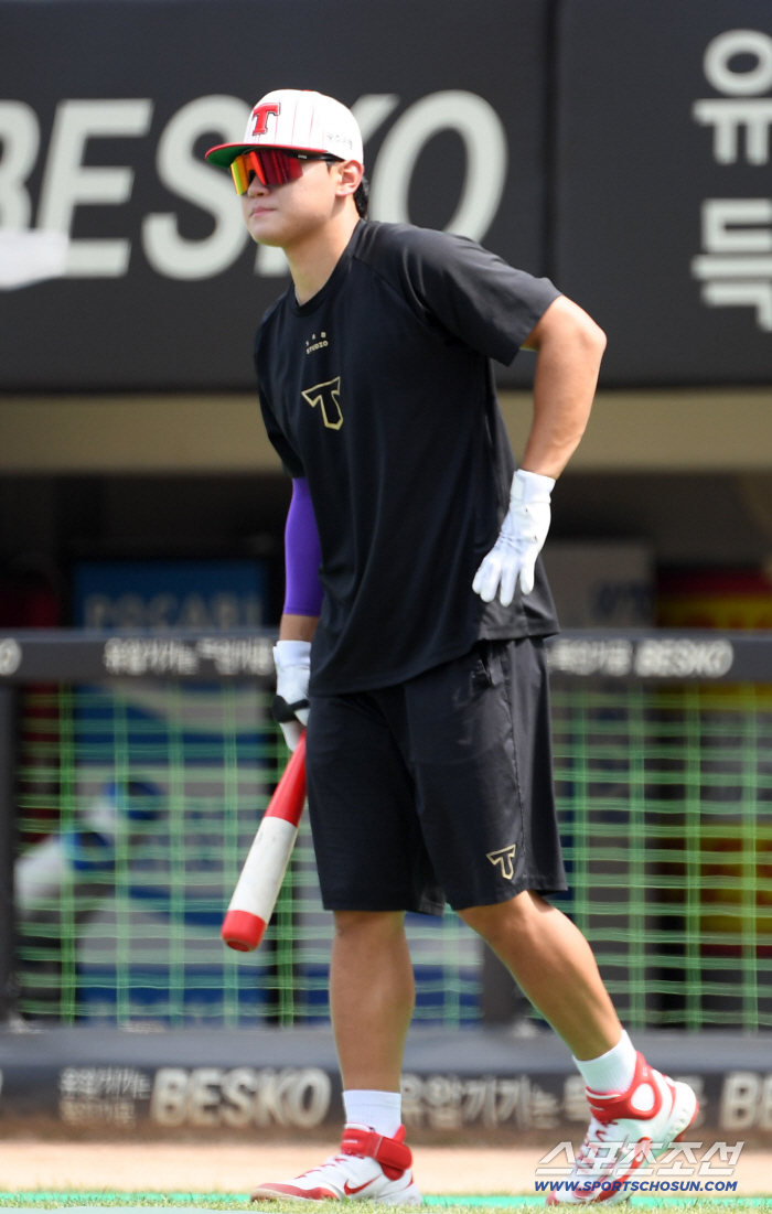  Look forward to KIM DO YOUNG