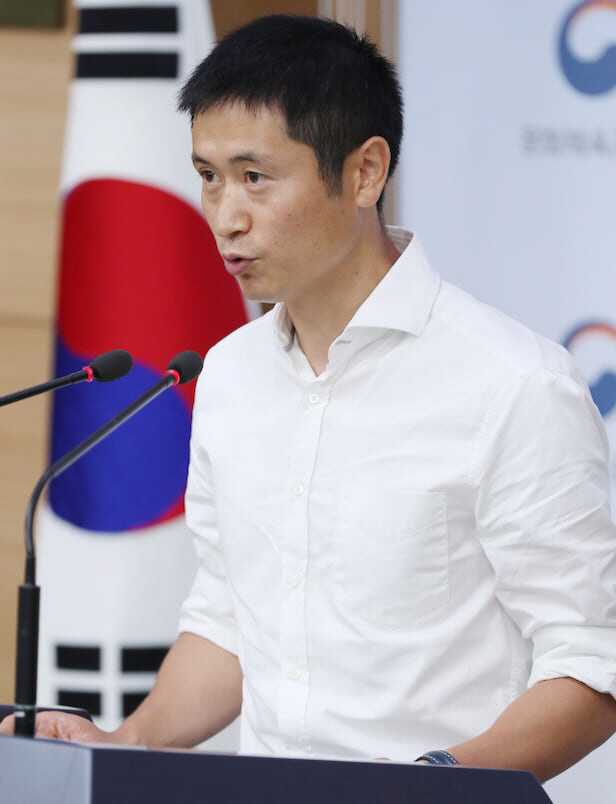 The reason for the Korea-Japan match disaster diagnosed by Lee Young-pyo, who is a pretty serious problem in soccer for three consecutive losses against Korea and Japan