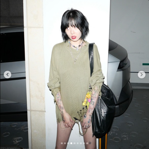 Yong Jun-hyung ♥ Hyun-ah, tattoo with both arms covered...Tattoo is also fashion