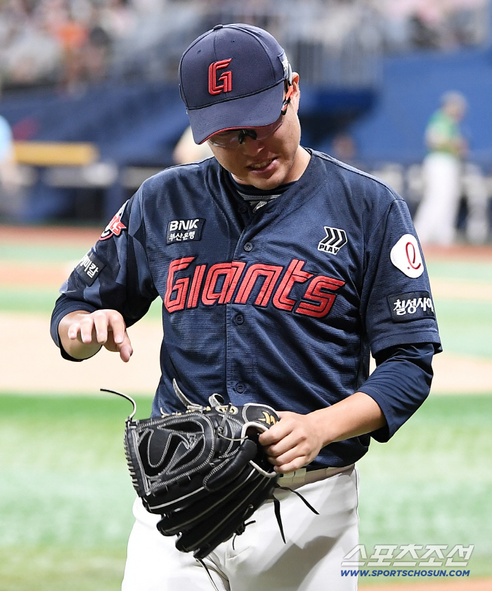 7 innings of hard pitching → 11 wins! Park Se-woong, career high is just around the corner...Manager Kim Tae-hyung also led the team well