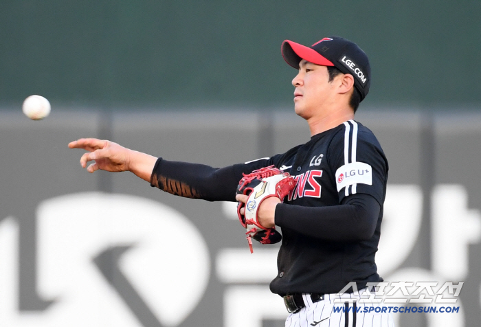 I don't think there's anyone who didn't think of that day. The final solo shot after two outs in the top of the ninth inning. Did Oh Ji-hwan Wake Up LG's 2023 Winning DNA 