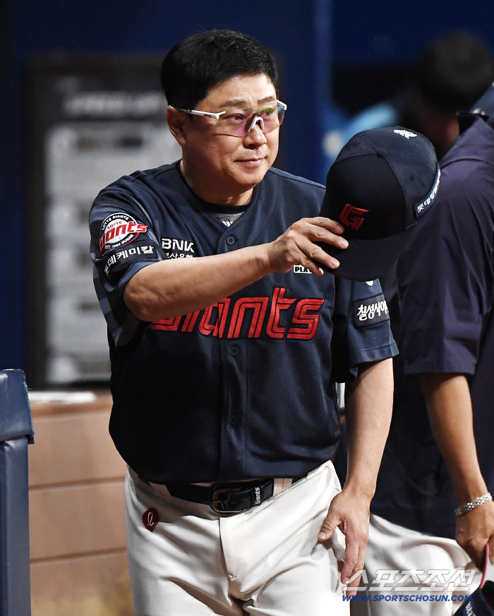 Is it the grounding? The giant of advance scored a stormy nine points through the third inning...Son Ho-young  Reyes 6 hits and 4 RBIs → Park Se-woong's 7 innings of hard work. Winning for 4 consecutive innings after catching Kiwoom 