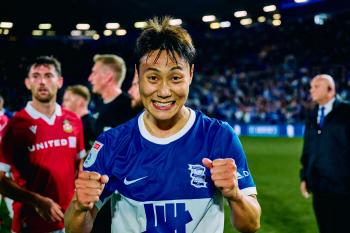 It also worked as an EPL opponent. Baek Seung-ho scored the highest in a friendly match against Nottingham! It was a media-quality play. Praise