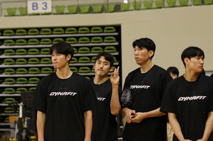 Left-handed big guns heading to Seoul, a serve master, dreams of winning their first championship...Goal? I'll enjoy it without any regrets