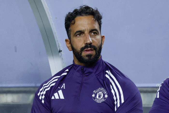 Man U is crazy! When will you come to your senses, 133 billion won of Hoyulun → forced sale of only 55.4 billion won...Non-official BBC hamstrings fiscal consolidation