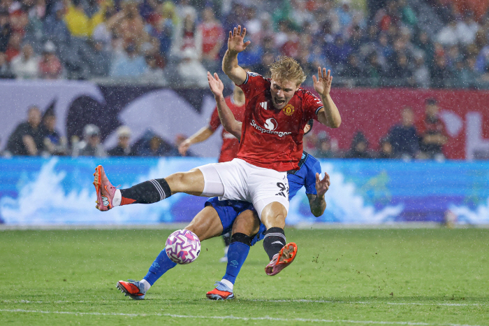 Man U is crazy! When will you come to your senses, 133 billion won of Hoyulun → forced sale of only 55.4 billion won...Non-official BBC hamstrings fiscal consolidation