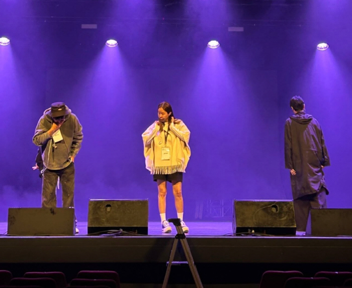 Moonwon ♥ Shinji, I heard you went on a hard-working diet..Skinny bone legs. Surprised