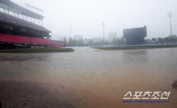  Gwangju Champions Field in Heavy Rain