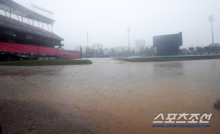  Gwangju Champions Field in Heavy Rain