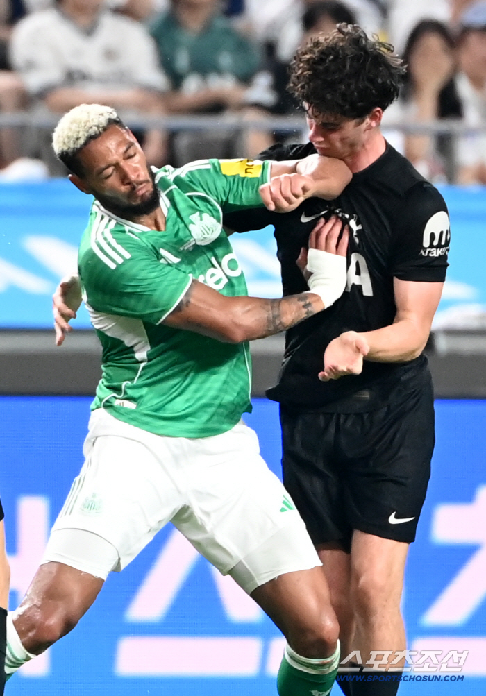  Joelington that pushes Archie Gray's chin