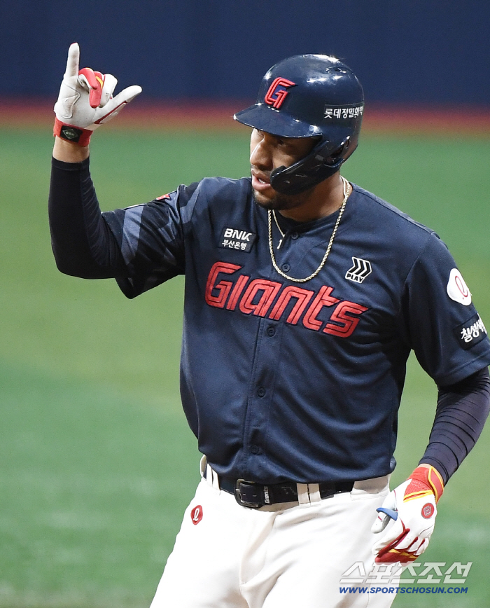  Reyes hit from the first inning
