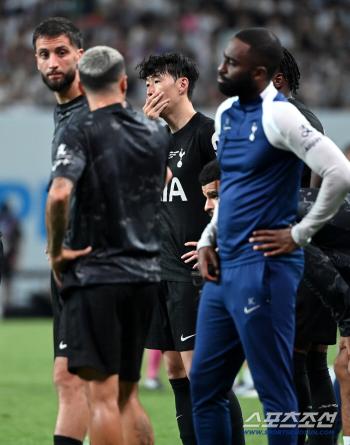  Son Heung-min is sad to see the fallen Medicine