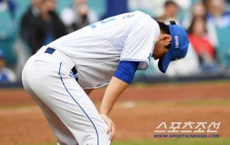 A solo shot loss with two outs in the ninth inning. Park Jin-man wrapped up the temporary finish. Goo-wi, control of the ball is good. what the batter hit well 