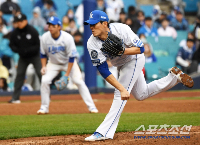 A solo shot loss with two outs in the ninth inning. Park Jin-man wrapped up the temporary finish. Goo-wi, control of the ball is good. what the batter hit well 