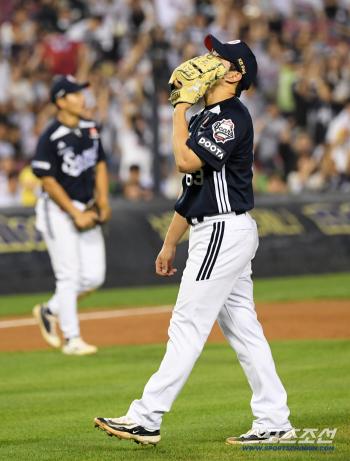 What a two-out tie home run in the 9th inning! My spine gave me chills → That's twice