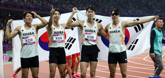 100m legend → Kim Kook-young's first move to the future national team was a warm meeting with promising runners in track and field