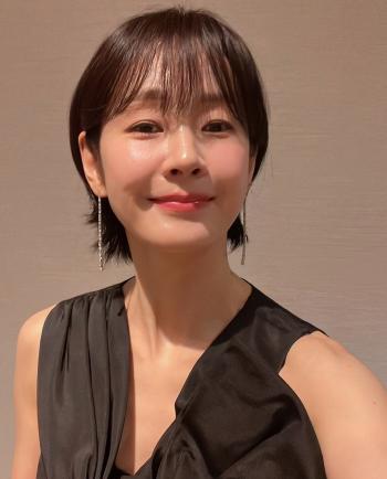 50-year-old Specifically, long hair..For the new season of bold short hair