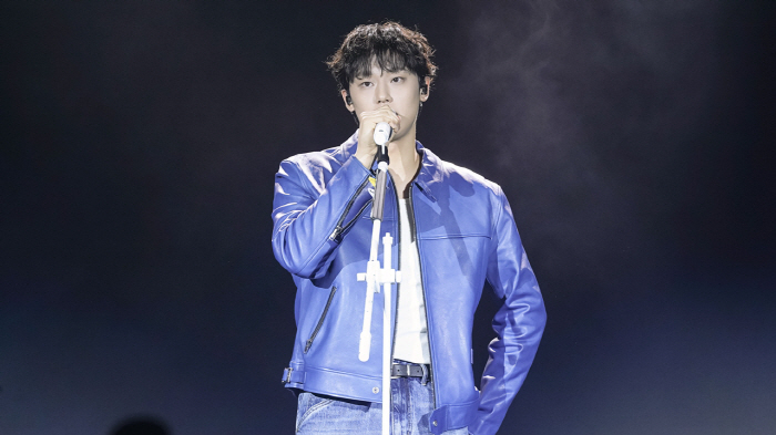 Lee Do-hyun, double celebration after being discharged from the military...Grand Galaxy Hotel Casting → First Fan Meeting Completion
