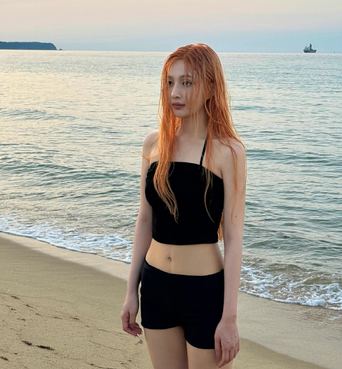 Red Velvet Joy, was your body like this?The 11-shaped abs with the narrow waist