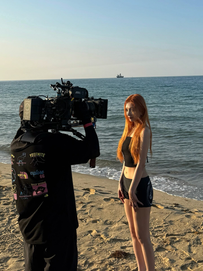 Red Velvet Joy, was your body like this?The 11-shaped abs with the narrow waist