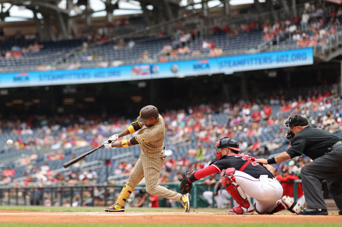 Who was worried about Araez? In the end, he has to hit 300, 16G consecutive hits in the second half of the year, which is his personal best
