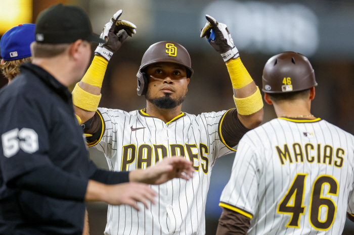 Who was worried about Araez? In the end, he has to hit 300, 16G consecutive hits in the second half of the year, which is his personal best