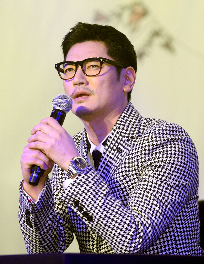 Bobby Kim, ♥ 15 years younger wife bragging...Natural Beauty, deal with me well (Rath)