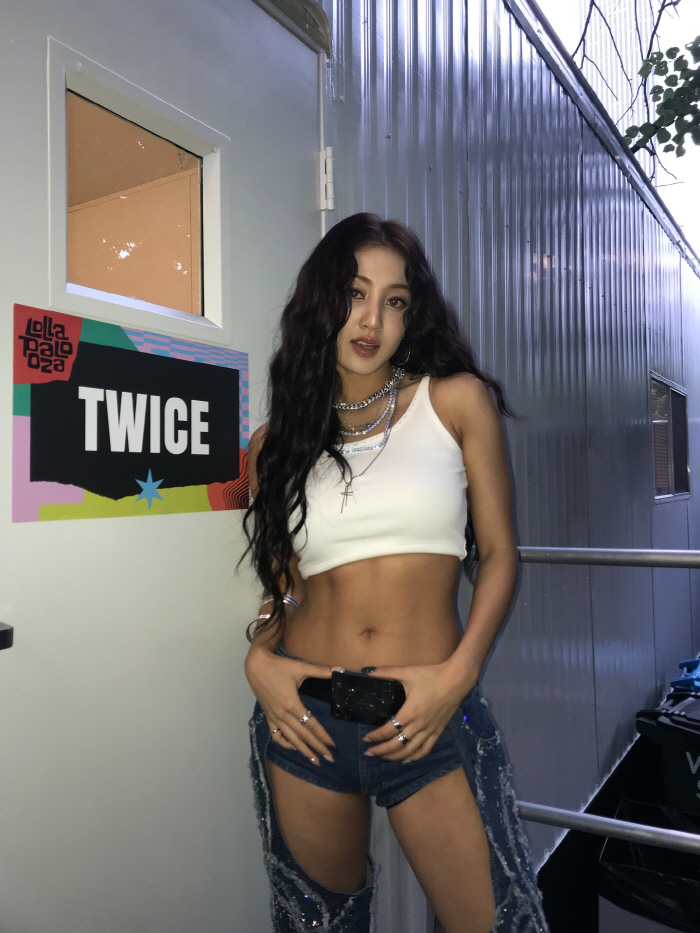 DAE YEOL, JIHYO with a strong body, 11 shape abs, and a lot of health