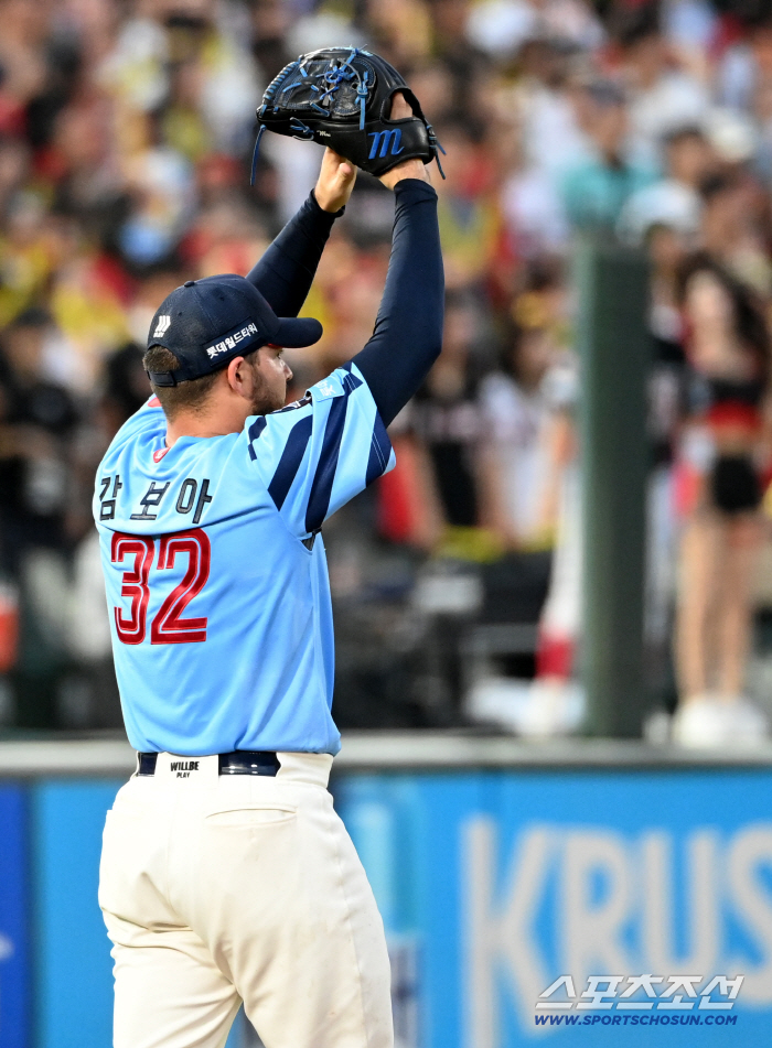 Four-seam is No. 1 in Korea...The 158-kilometer fastball MVP was also frozen, KIA players were shocked
